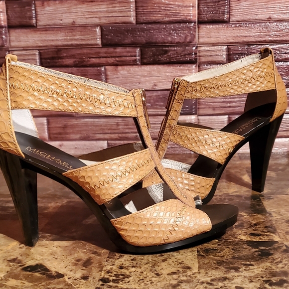 Michael Kors Berkley T Strap Peanut Embossed Sandals - Picture 2 of 9